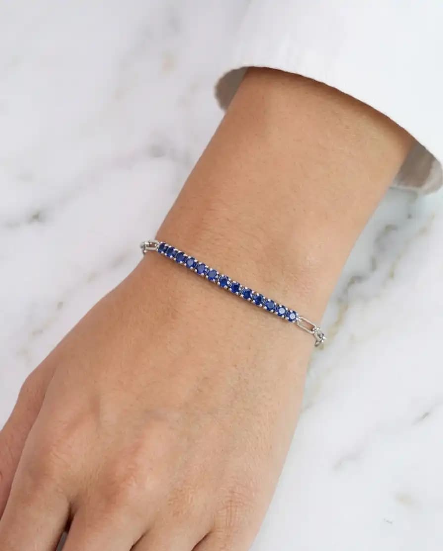 1.64 cts Round natural blue sapphire tennis bracelet in 14K white gold