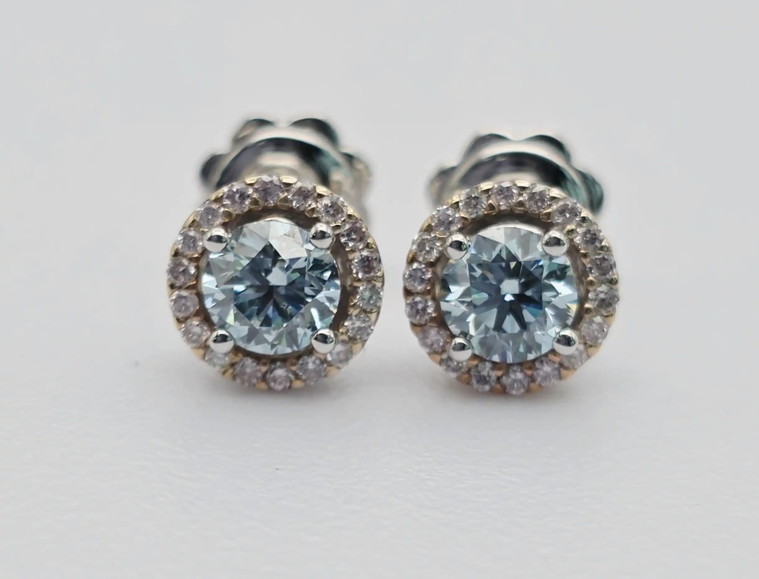 Blue Diamond Halo Stude Earring With PushBack