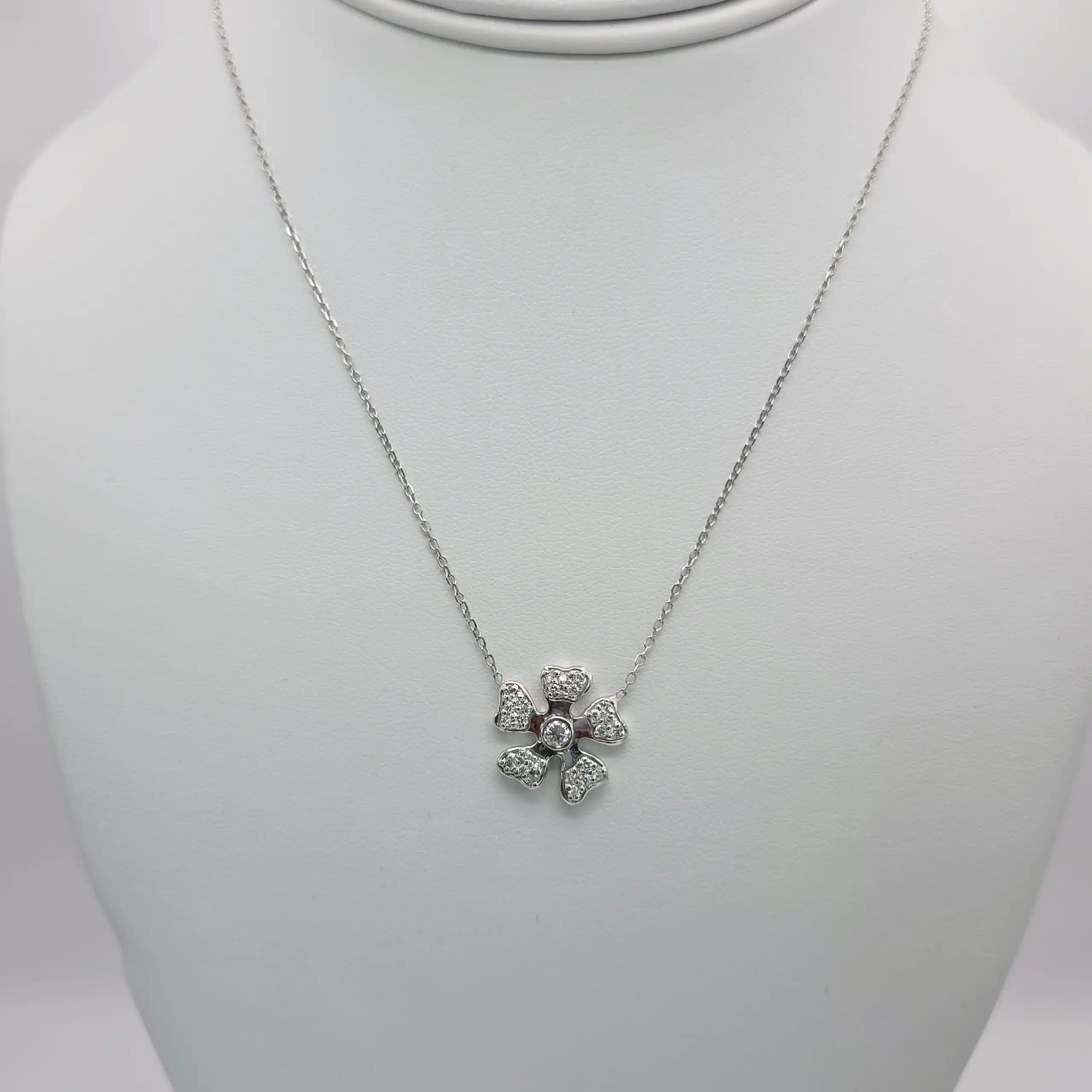 Diamond Flower Pendent Necklace
