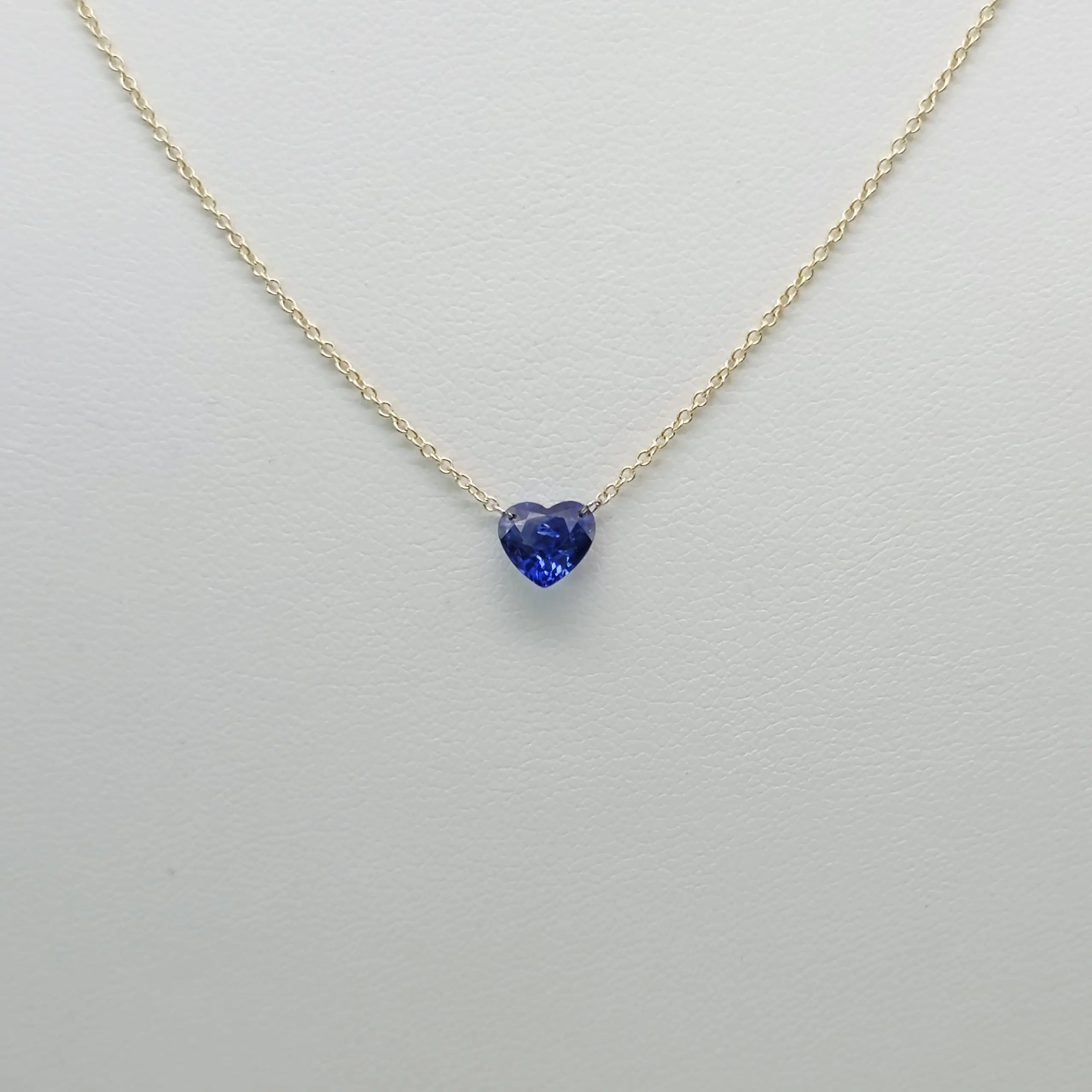 0.91 cts heart shape natural blue sapphire solitaire necklace in 14K gold