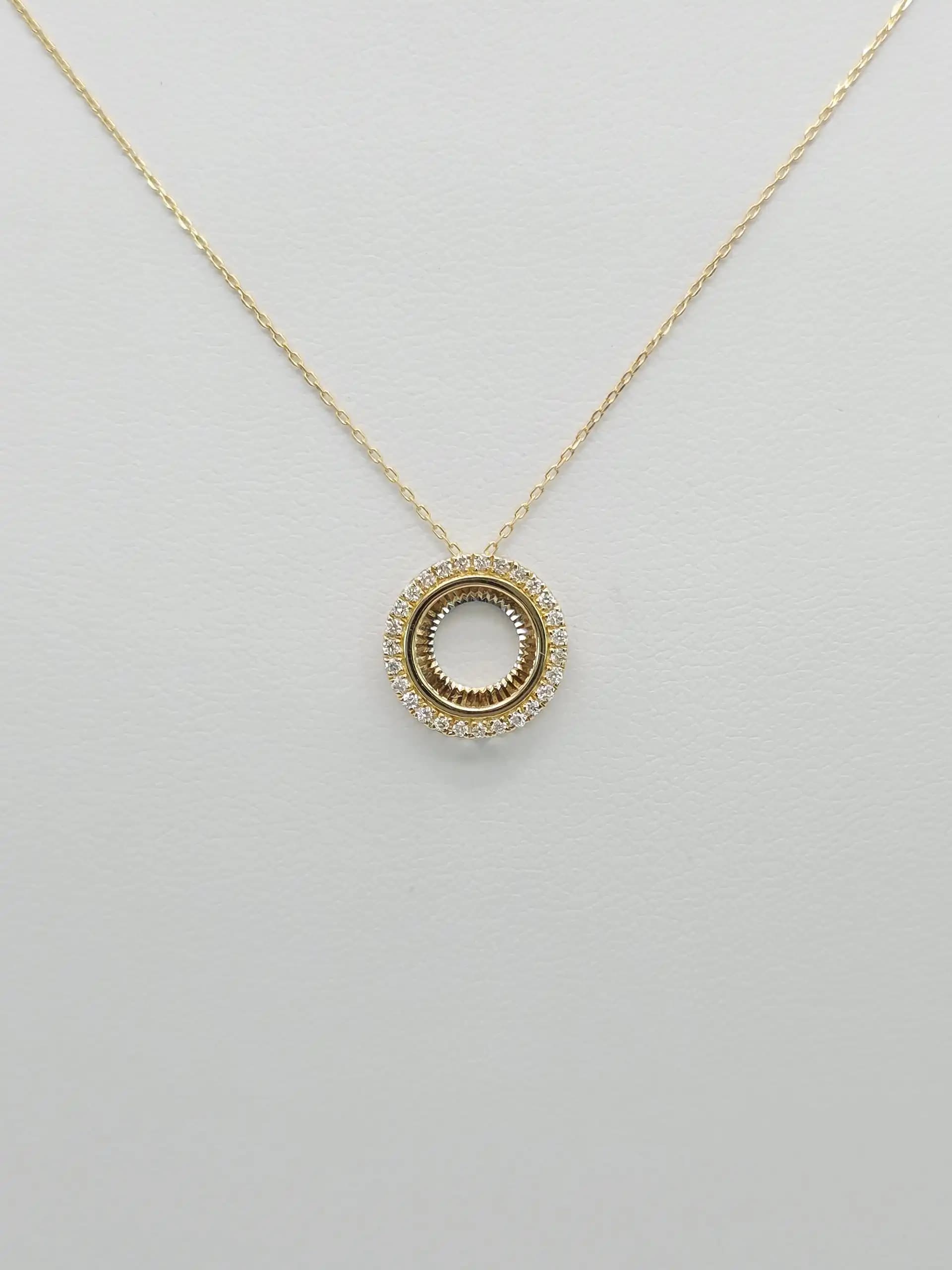 Round pendent Mecklace