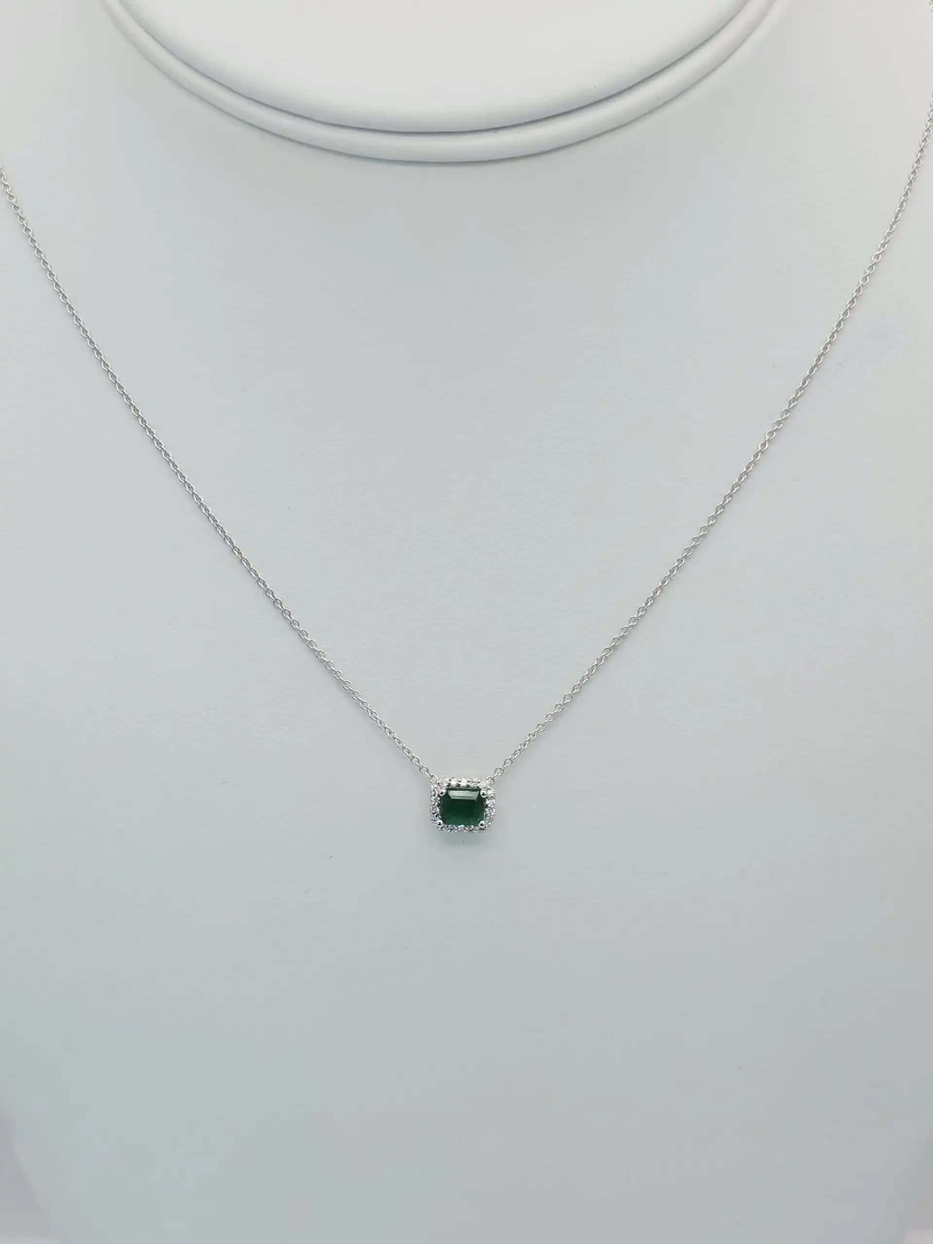 Emerlad and Diamond Holo Pendent Necklace