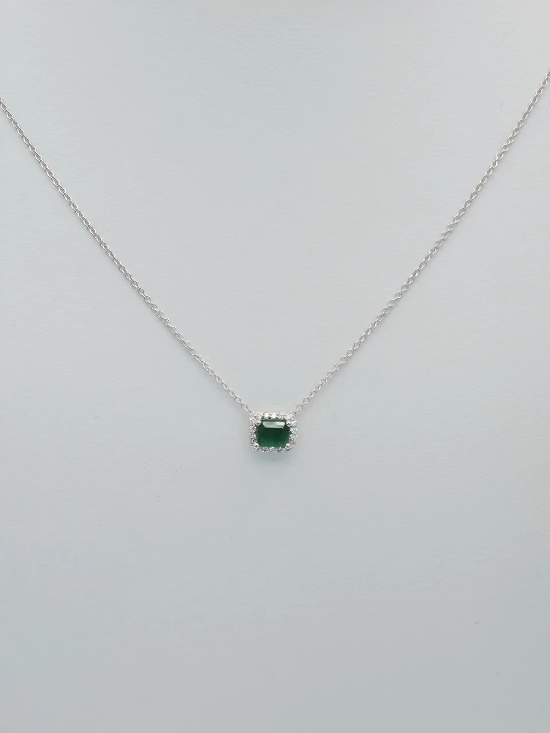 Emerlad and Diamond Holo Pendent Necklace
