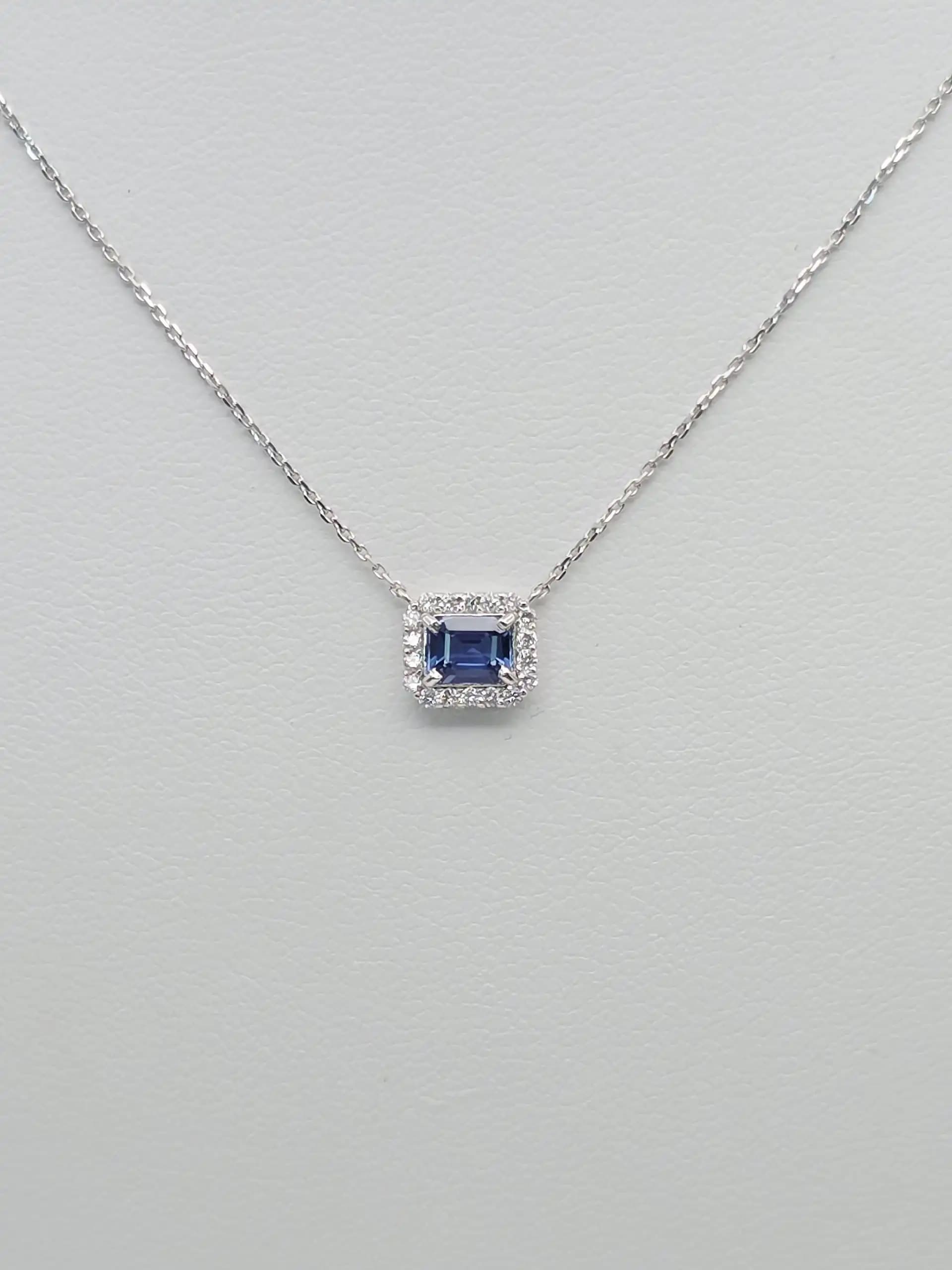 Pendent necklace