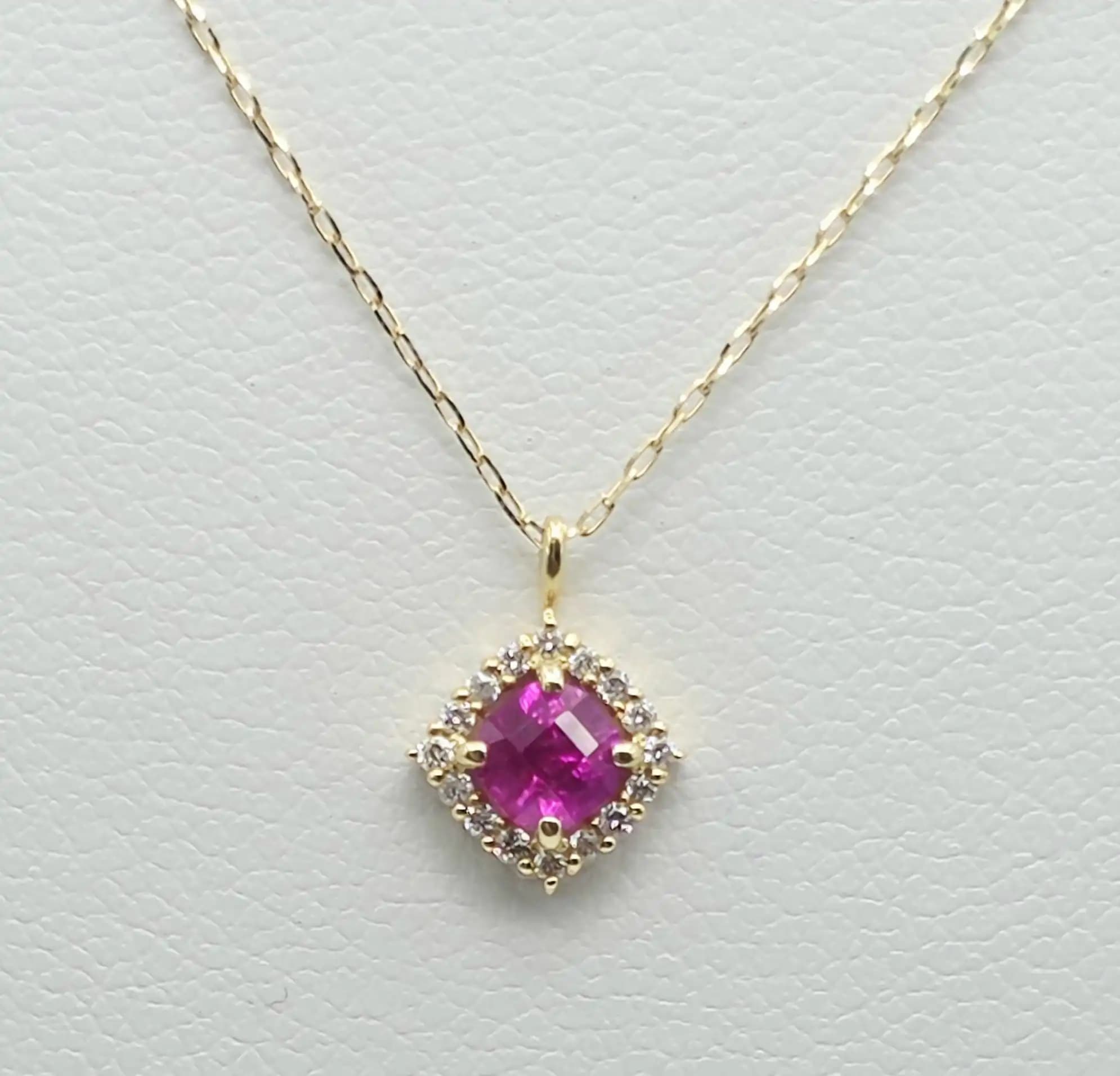 0.20 ct Cushion shape natural ruby with holo diamond pendent necklace