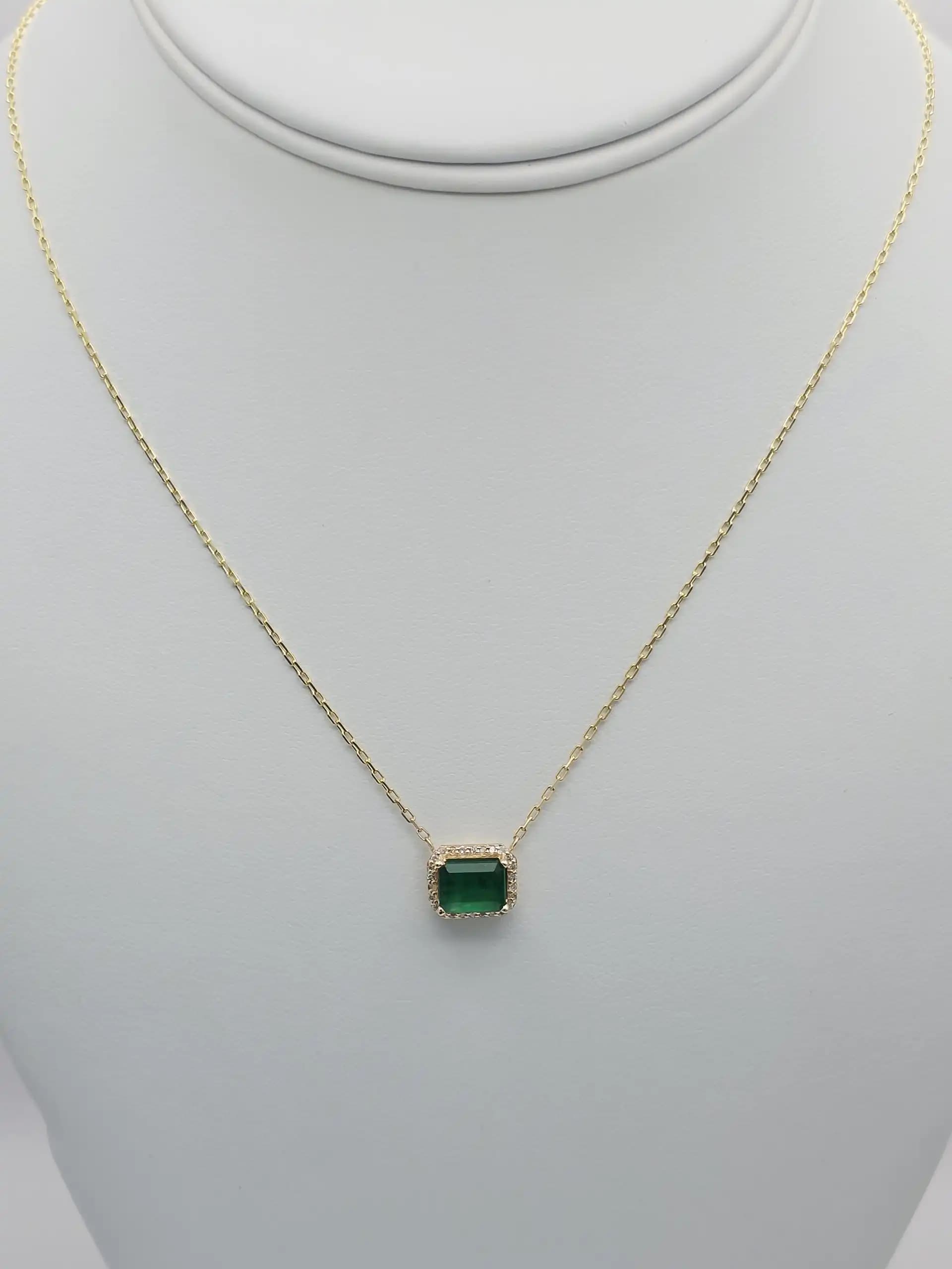 Emerlad and Diamond Holo Pendent Necklace