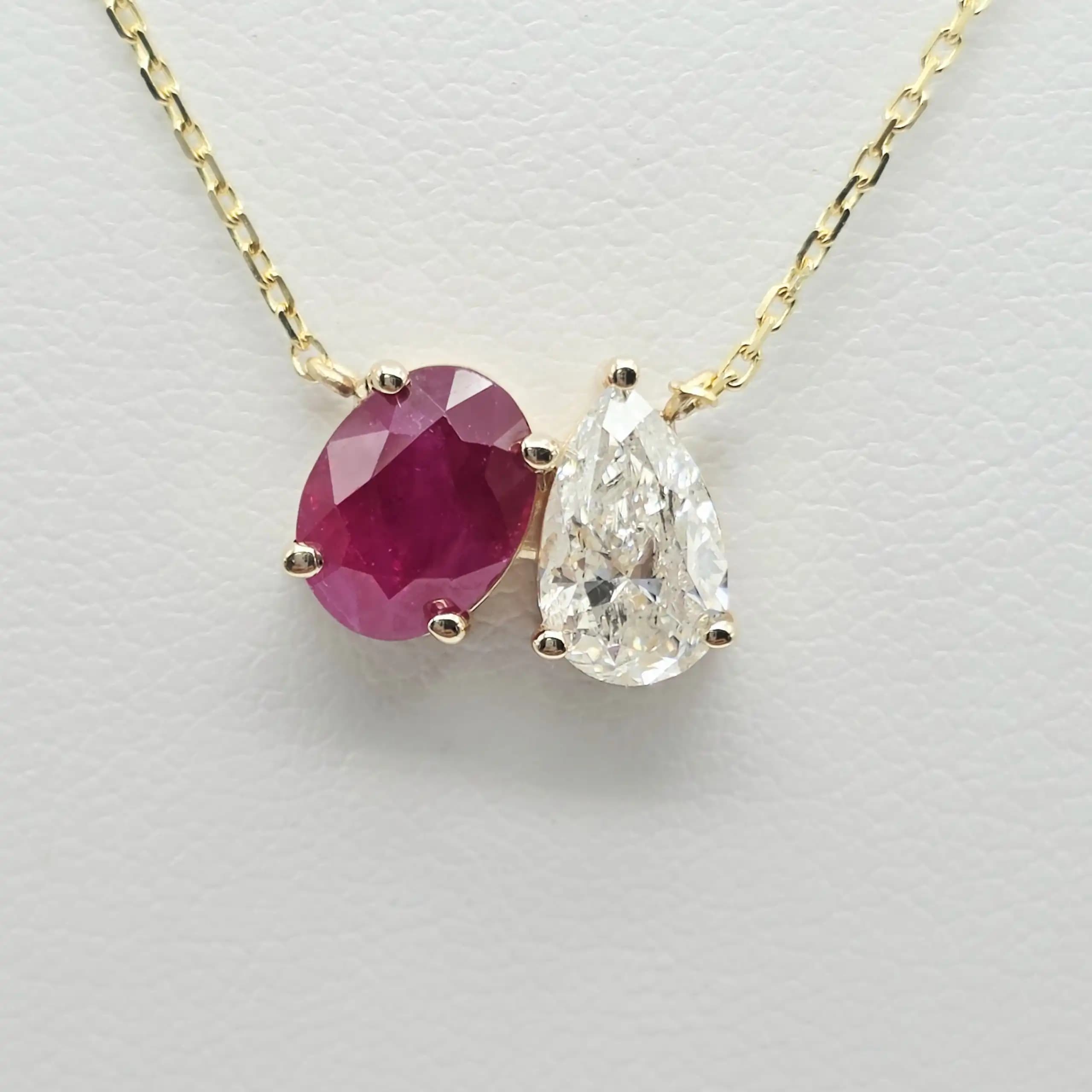 2 Cts Oval shape Natural ruby and 1 cts pear shape natural diamond necklace