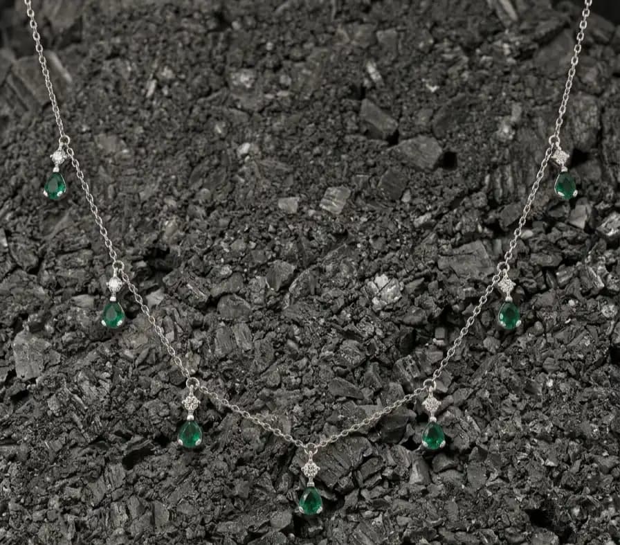 Emerlad Dengle Necklace