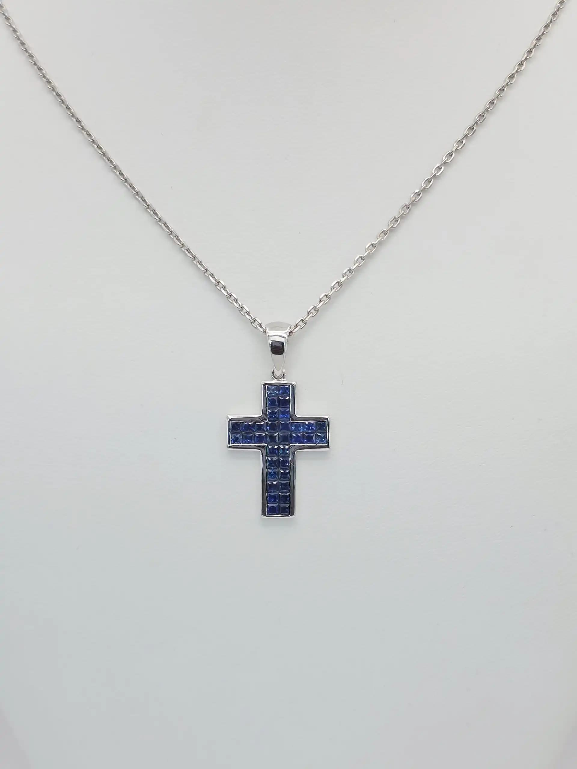 2.07 cts princess cut natural blue sapphire cross pendant in 14K white gold