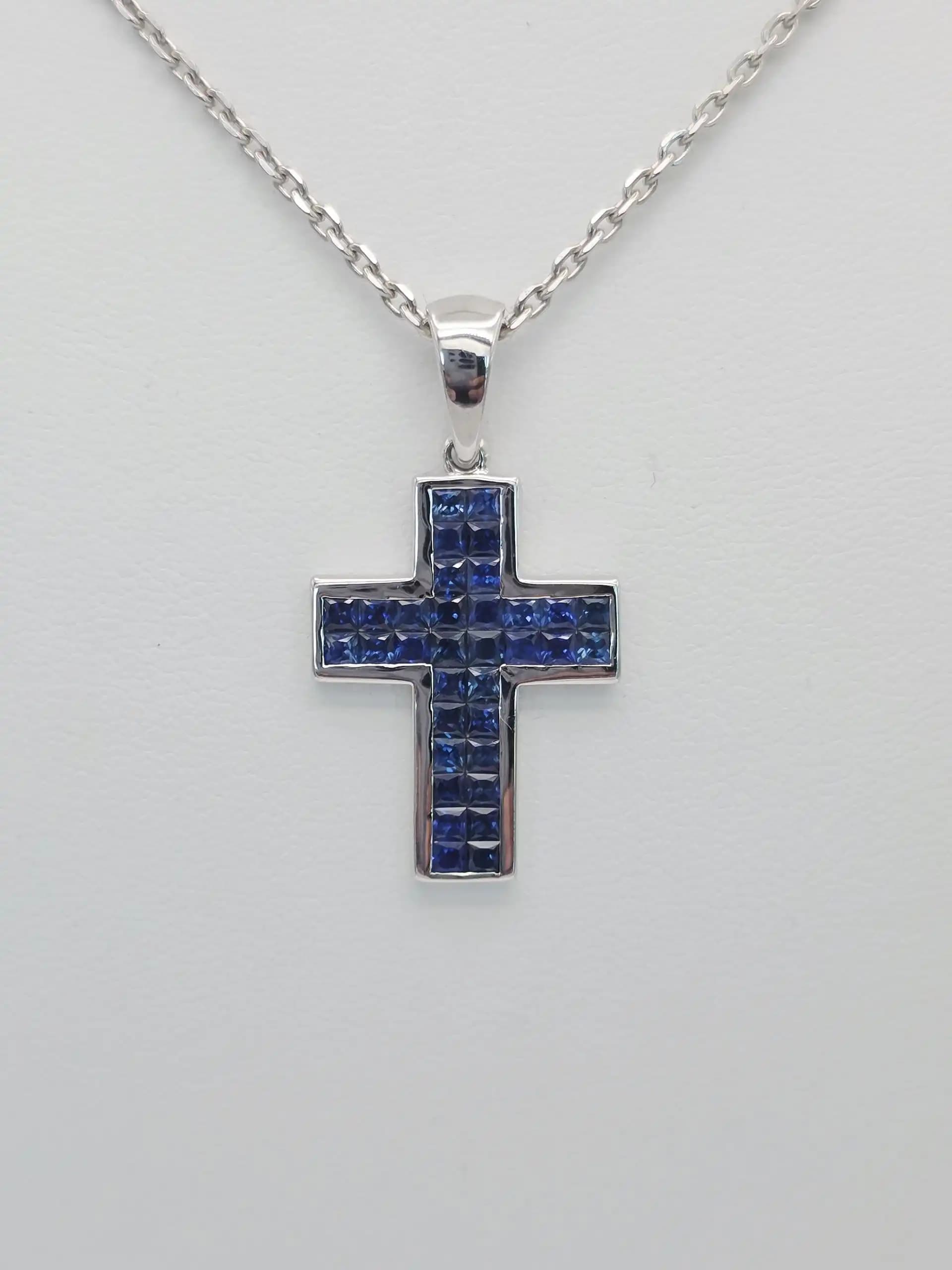 2.07 cts princess cut natural blue sapphire cross pendant in 14K white gold