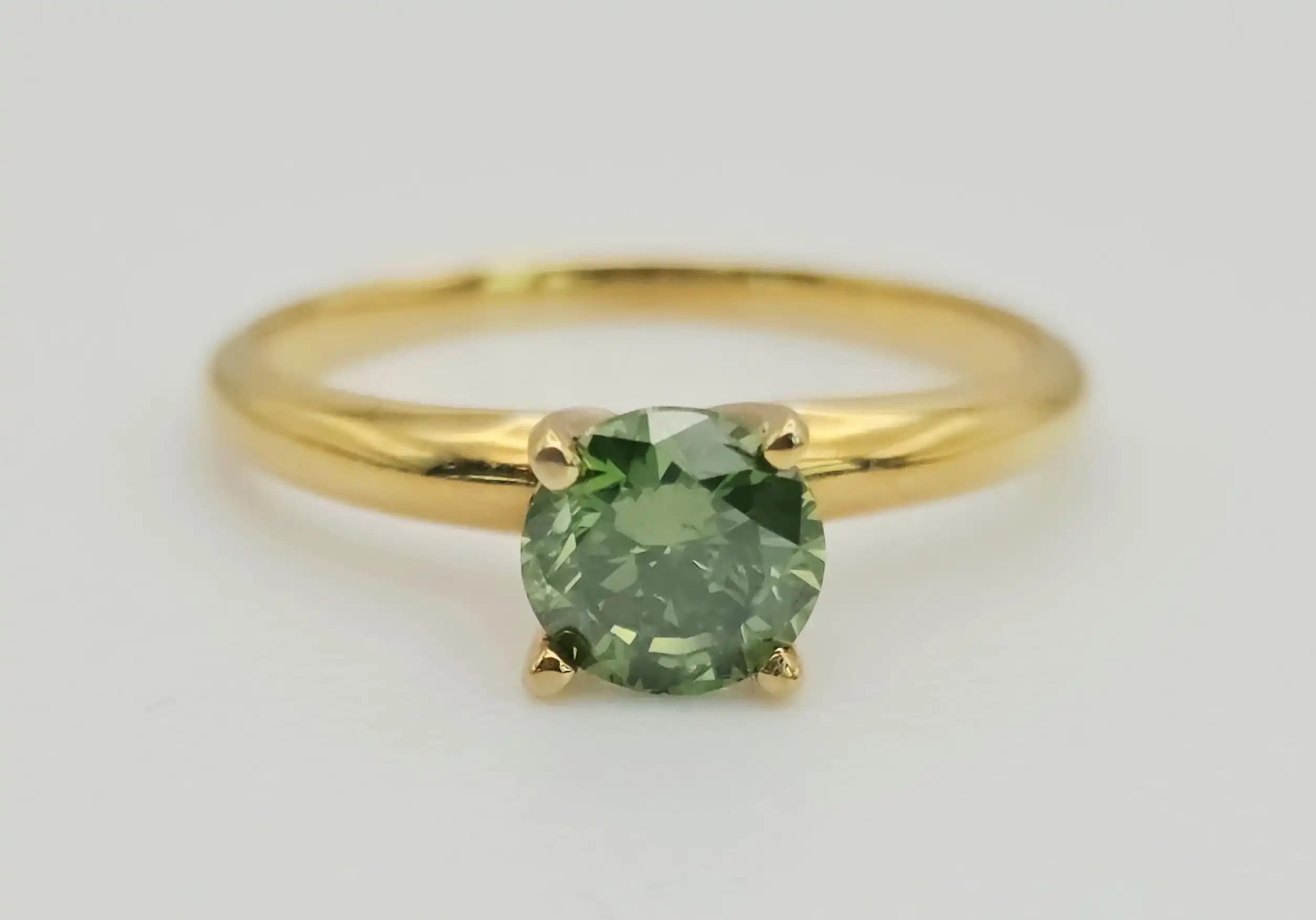 1.00 cts natural green gemstone solitaire ring in 18K yellow gold