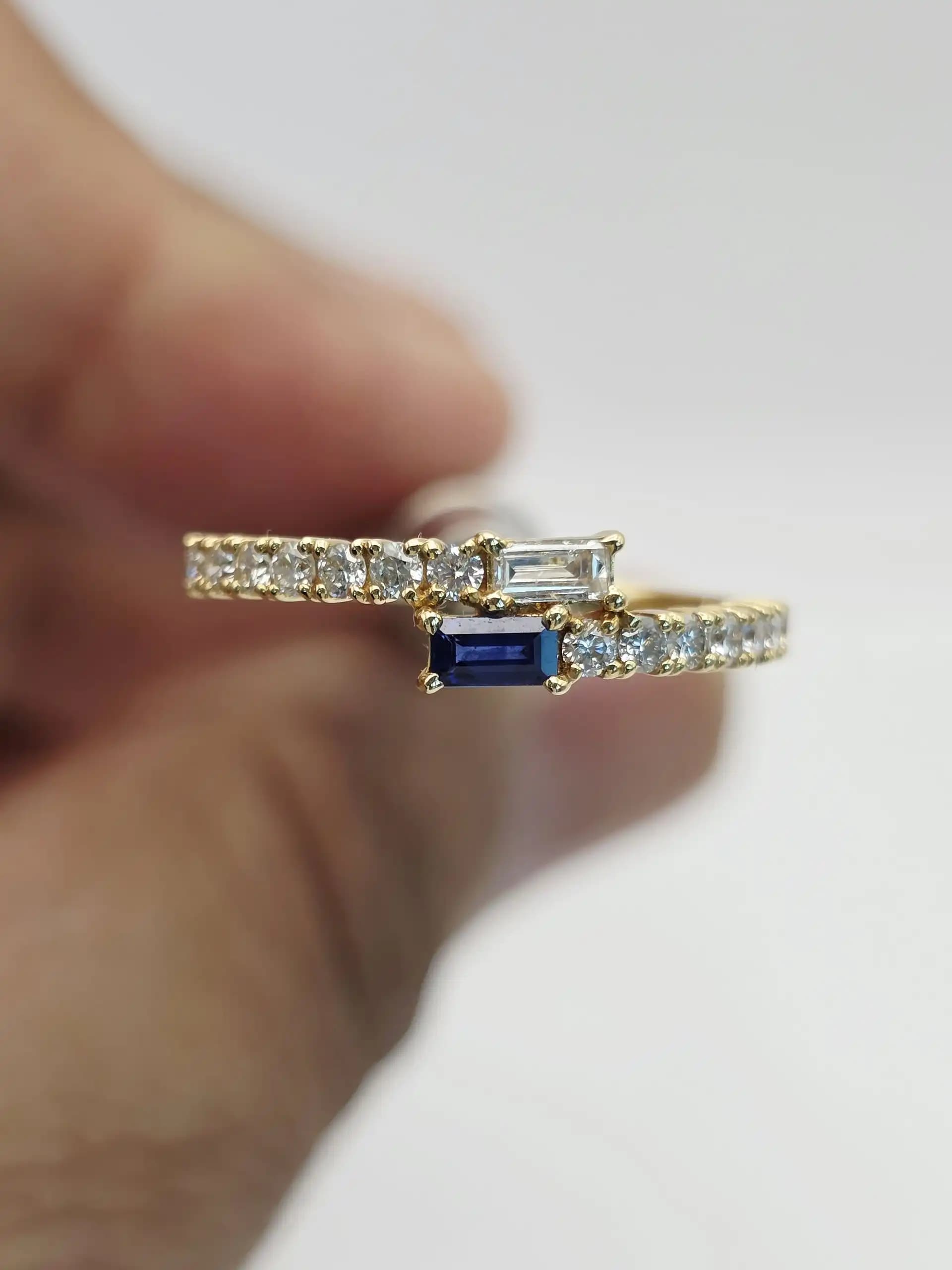 0.15 cts baguette natural blue sapphire and diamond band ring in 18K yellow gold