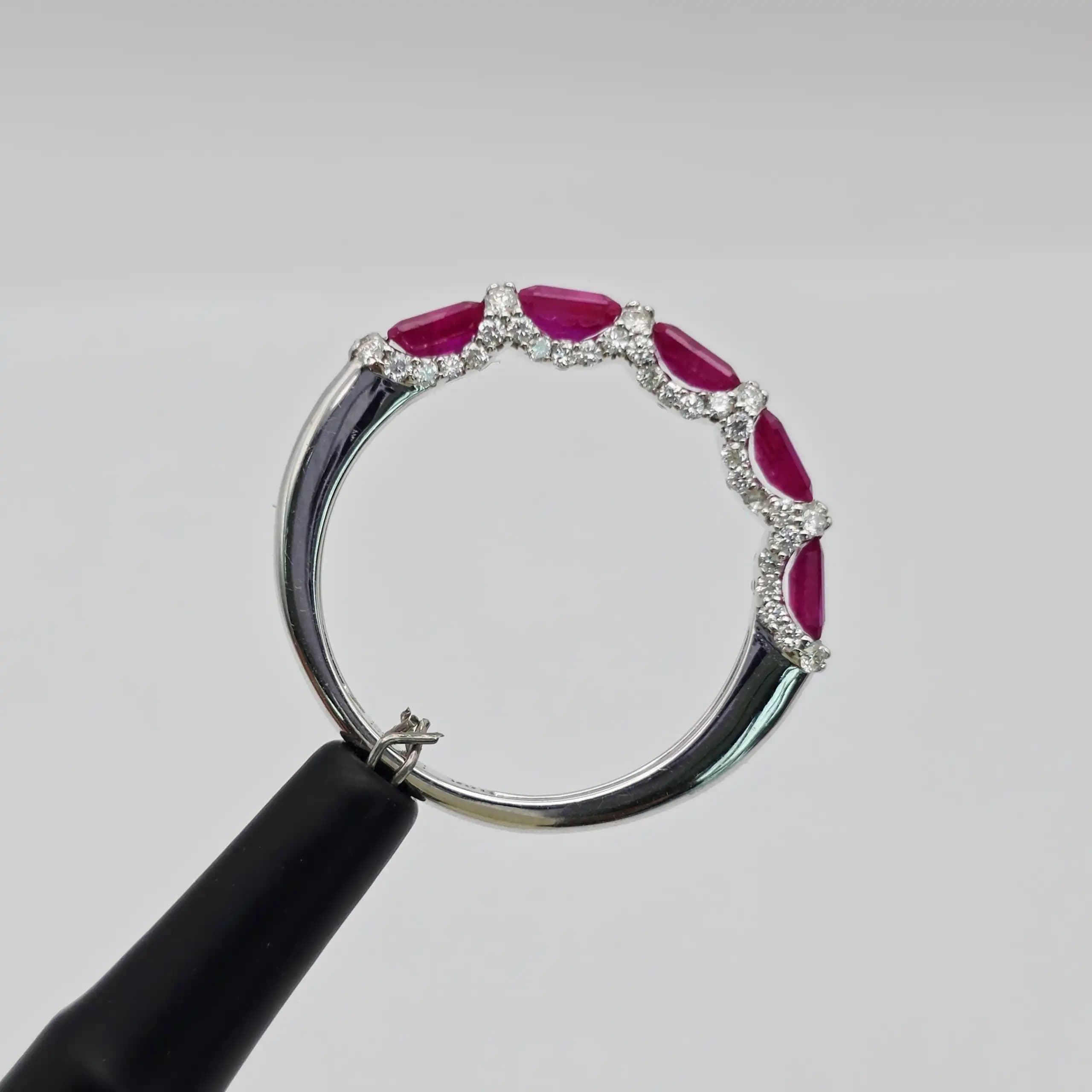 1.14 cts round natural ruby and diamond half eternity ring in 18K white gold