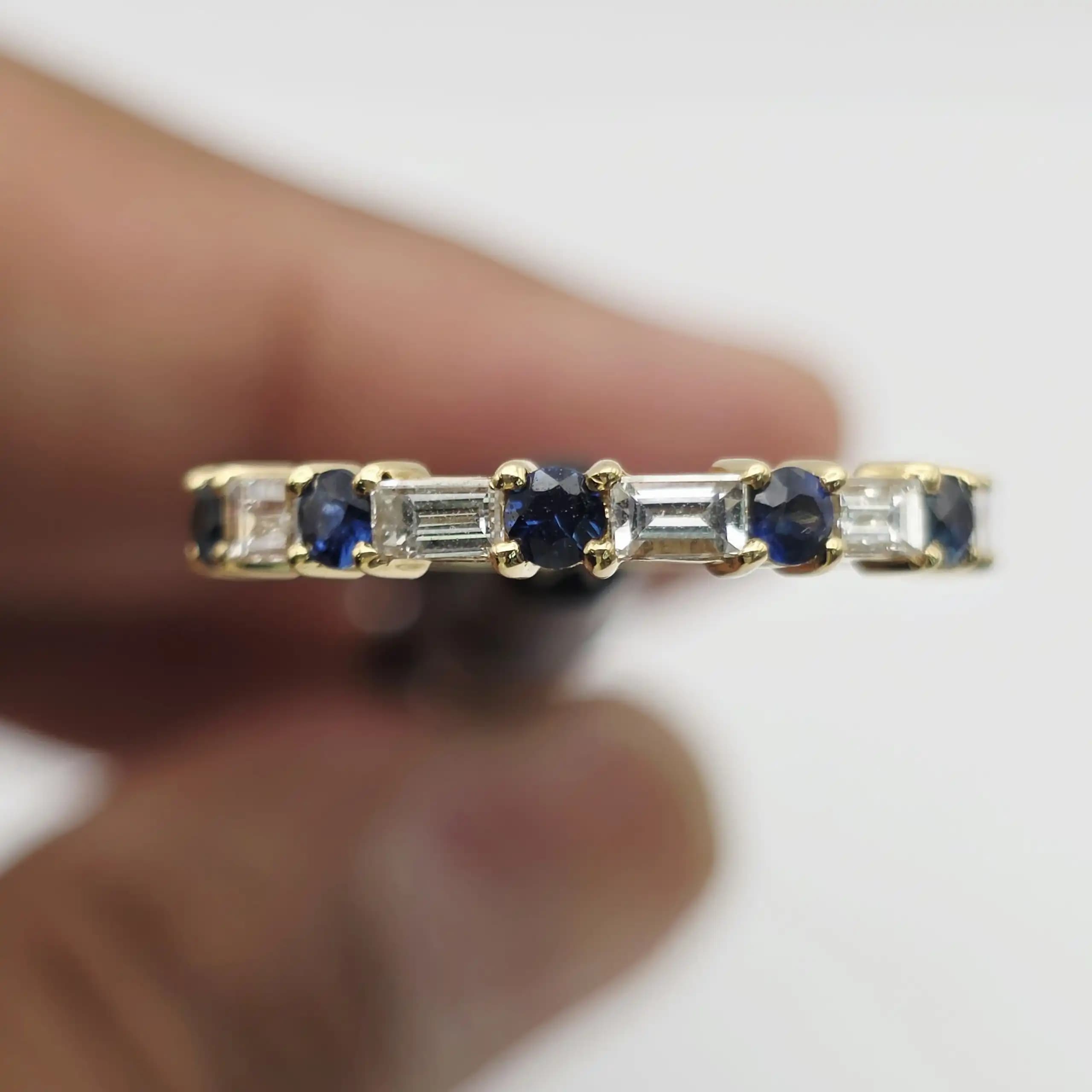 0.47 cts round natural blue sapphire and diamond band ring in 18K yellow gold