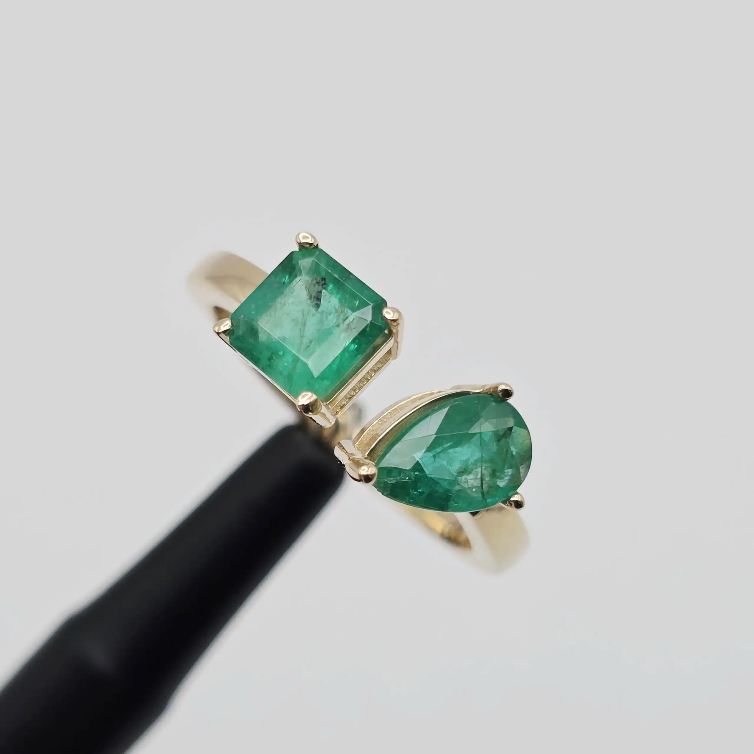 1.25 cts natural emerald toi et moi ring in 14K yellow gold
