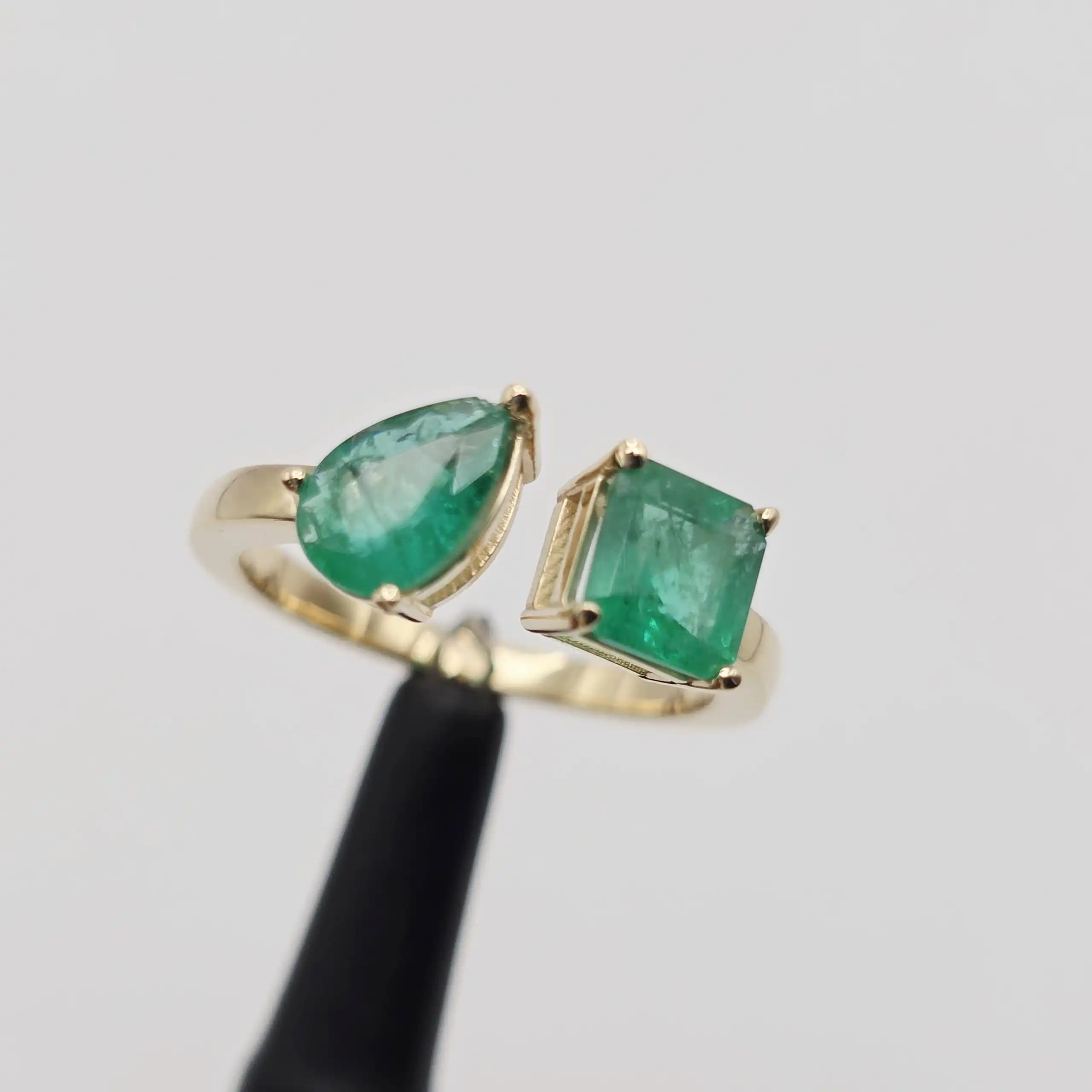 1.25 cts natural emerald toi et moi ring in 14K yellow gold