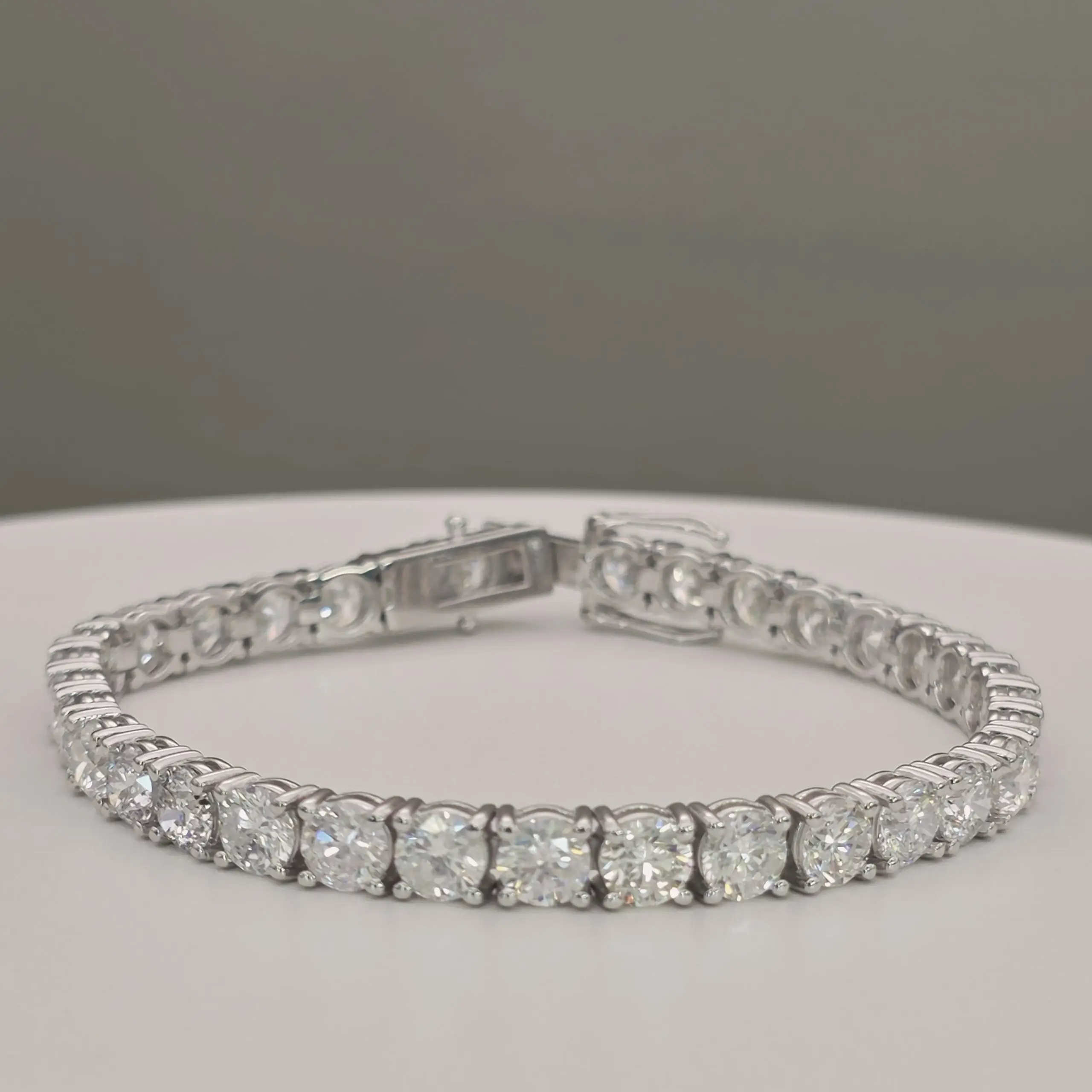 16.27 cts round natural diamond tennis bracelet in 14K white gold
